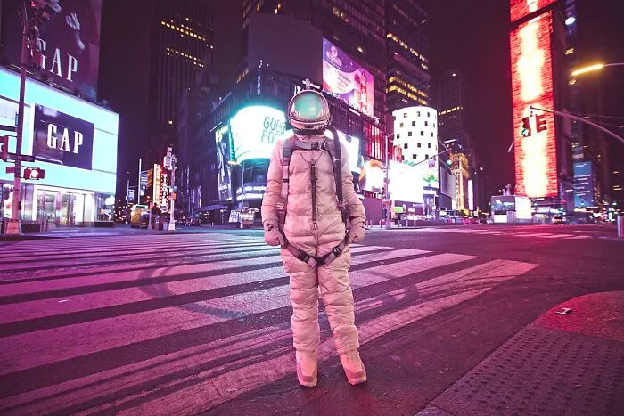 I Took 40 Pictures Of An Astronaut Character Posing Around Futuristic And Dystopian Cities