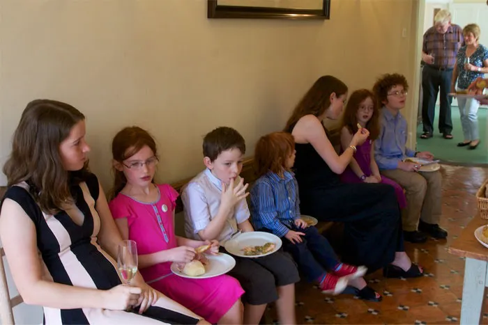 People Reveal 45 Of Their Most Uncomfortable Family Secrets In This Online Group