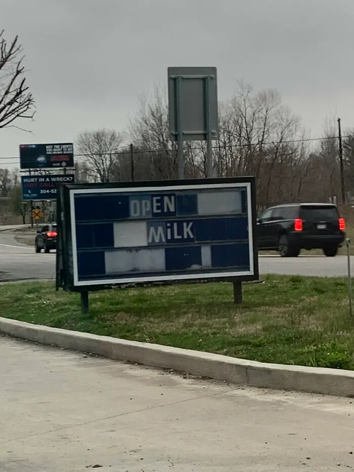 45 Of The Most Hilarious Fast Food Signs Ever Captured