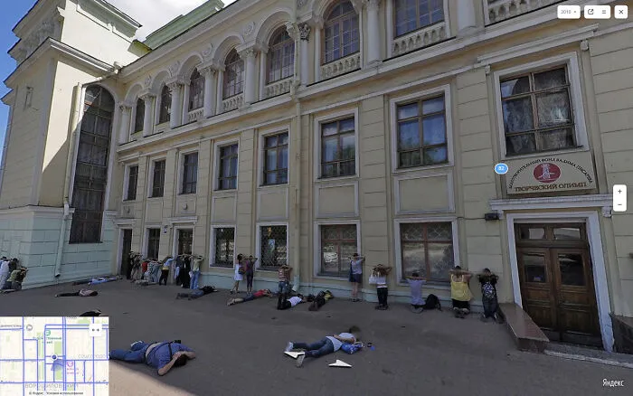 40 Vistas de calles que probablemente Google no esperaba captar, descubiertas por Jon Rafman