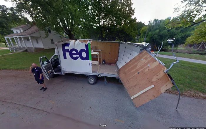 40 Vistas de calles que probablemente Google no esperaba captar, descubiertas por Jon Rafman