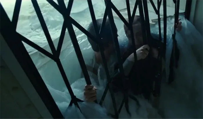 One Time Winslet’s Coat Got Caught On The Gate, And She Had To Break Free From The Coat To Not Drown