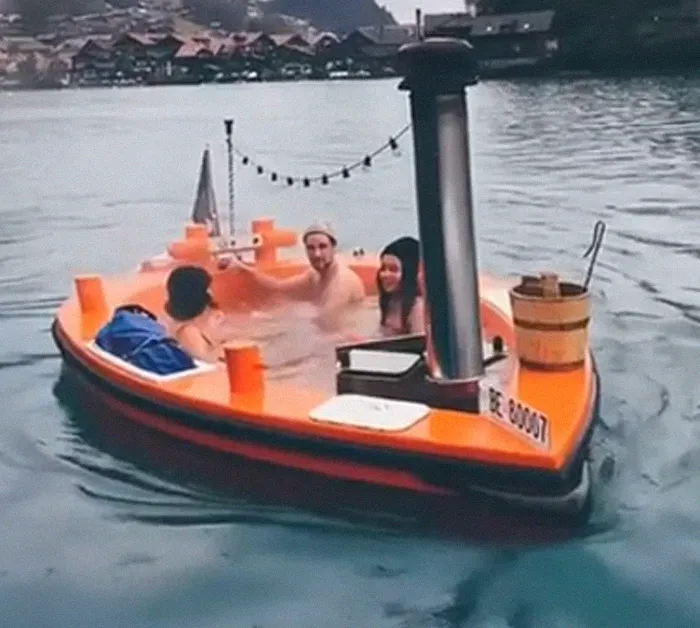 En Suiza hay pequeños botes jacuzzi 