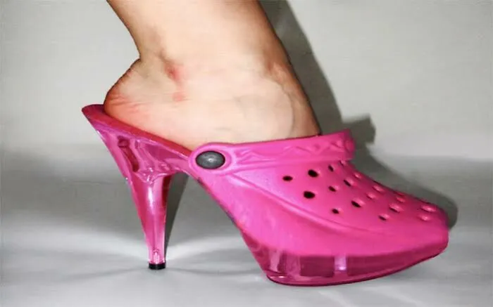 Crocs de tacón alto