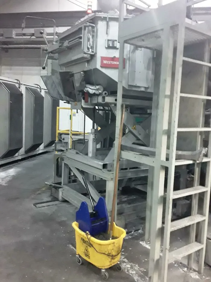 Who Knows What Happens If Liquid Aluminum Hits Water And Oil? None Of My Coworkers