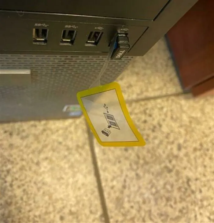 Uno de nuestros clientes no podía entender por qué su teclado y ratón inalámbricos no funcionaban
