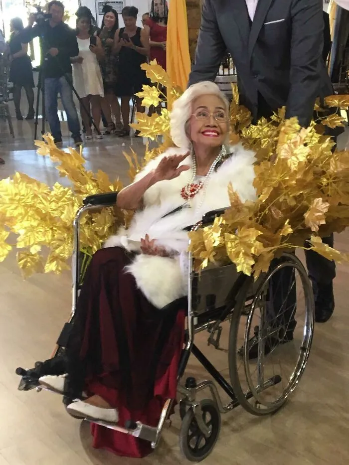 Mi abuela en su cumpleaños número 100