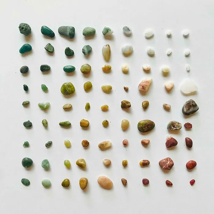 Encontré un montón de rocas en una playa y las organicé por colores