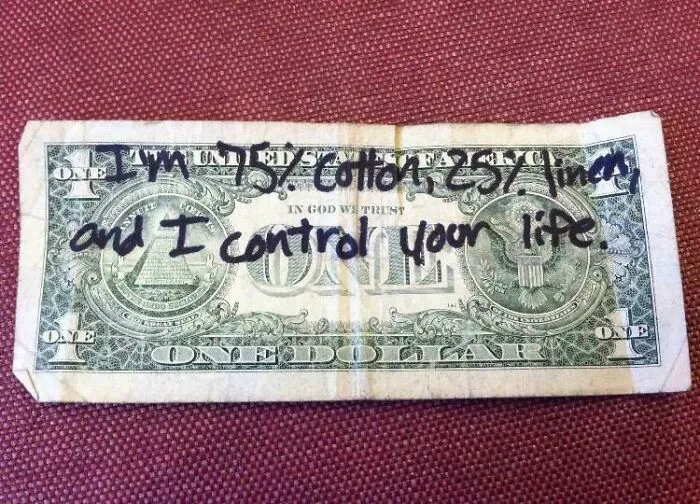 Este billete de dólar que encontré en mi cambio