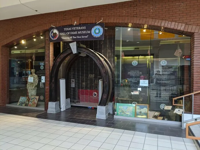 Former Hot Topic Now Veterans Museum Denton, Tx