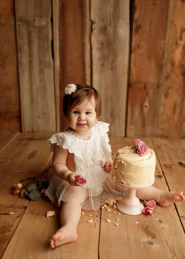 I Gave This Toddler A Photoshoot (11 Pics)