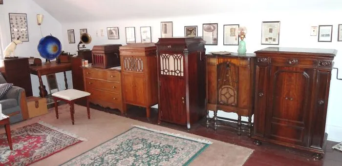 Victrolas!  I Collect Old Phonographs (All In Perfect Working Order.)