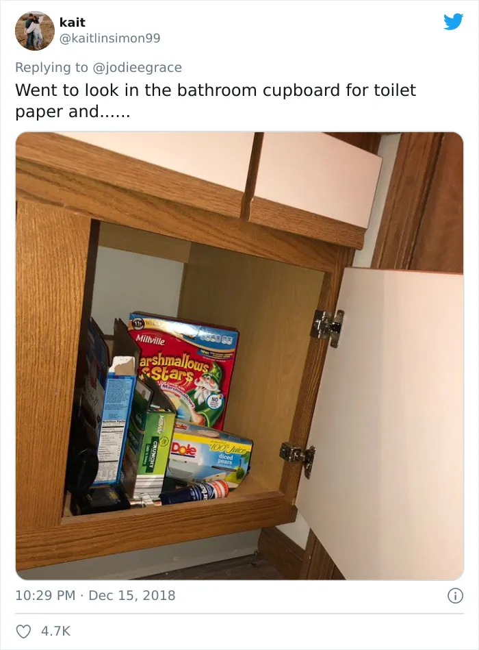 People On Twitter Share Pics Of Weird Stuff In Guys' Bathrooms And Here Are 35 Of The Best Ones