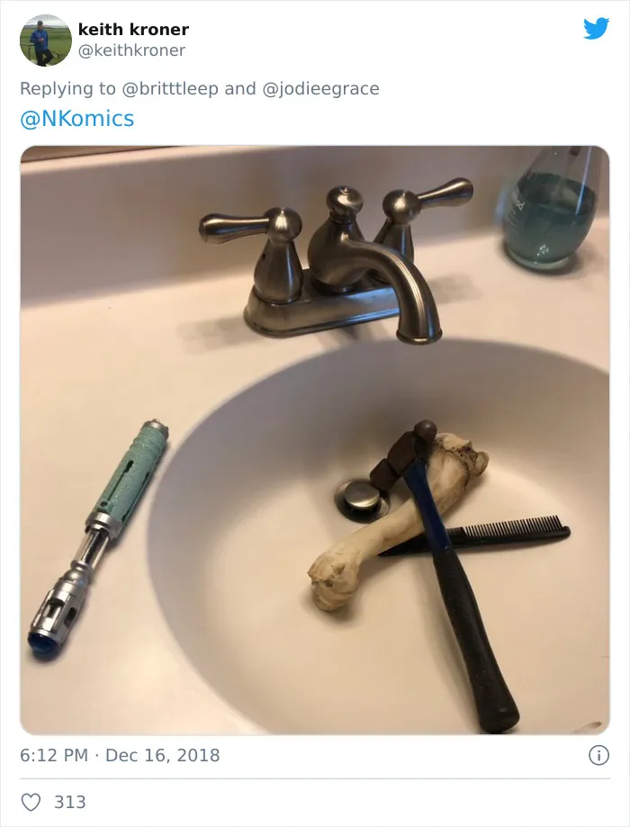 People On Twitter Share Pics Of Weird Stuff In Guys' Bathrooms And Here Are 35 Of The Best Ones