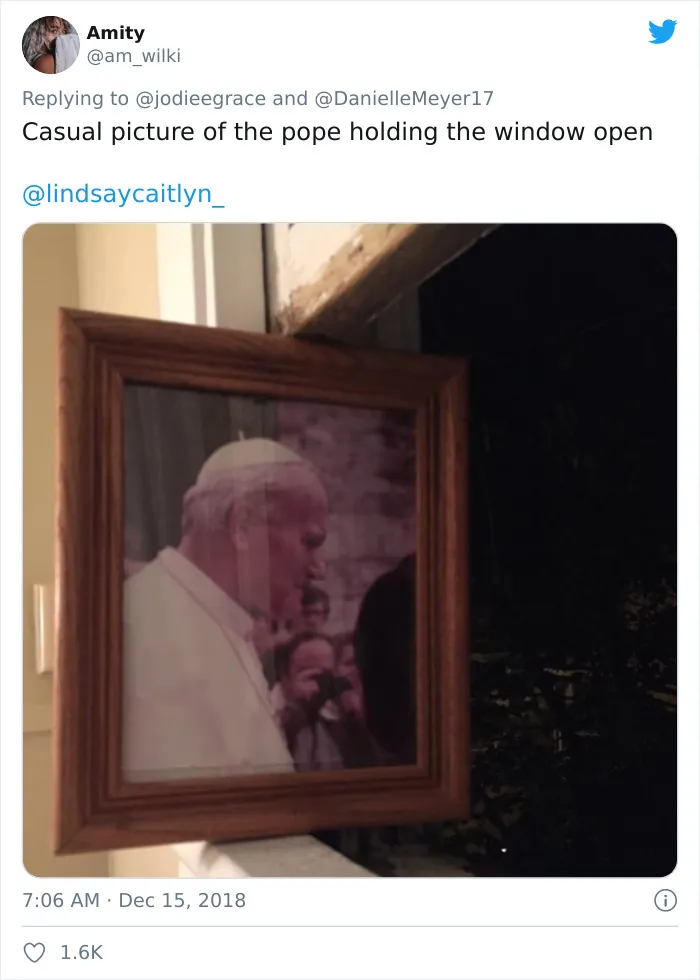 People On Twitter Share Pics Of Weird Stuff In Guys' Bathrooms And Here Are 35 Of The Best Ones