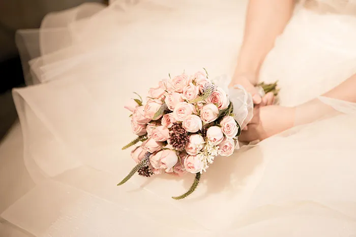 Lanzamiento del ramo de flores