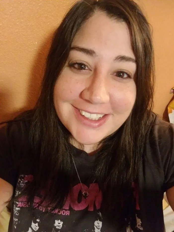 8 años de sobriedad de la heroína hoy y una semana sin cigarrillos (aunque estoy teniendo problemas). No tengo a nadie realmente con quien compartir así que aquí estoy. Por el futuro