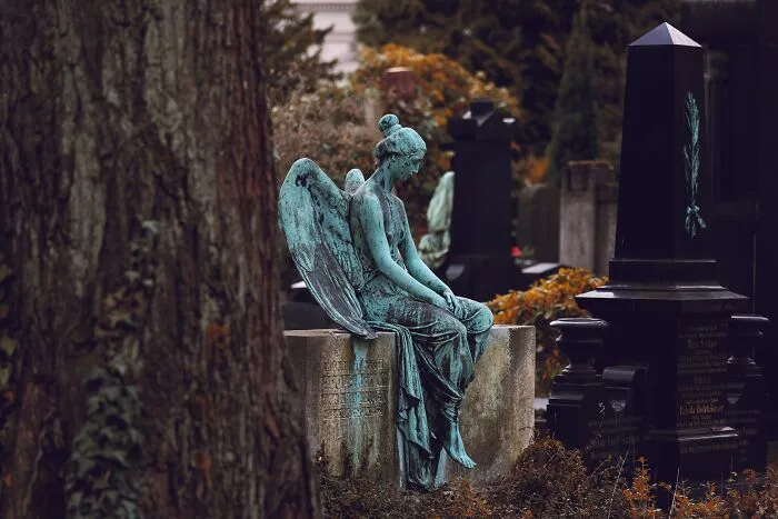 37 Creepy Things Kids Have Said About Their “Past Lives”