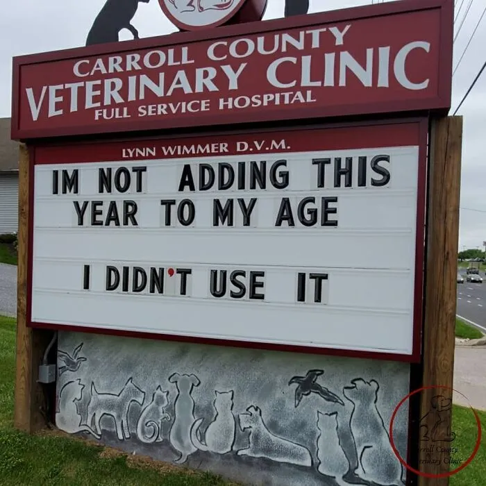 20 Divertidos carteles frente a esta clínica veterinaria que te harán sonreír