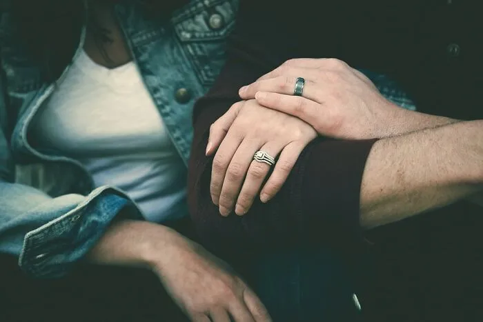 30 Women Who Married A Person That Wasn't "The One" Share How Their Life Turned Out