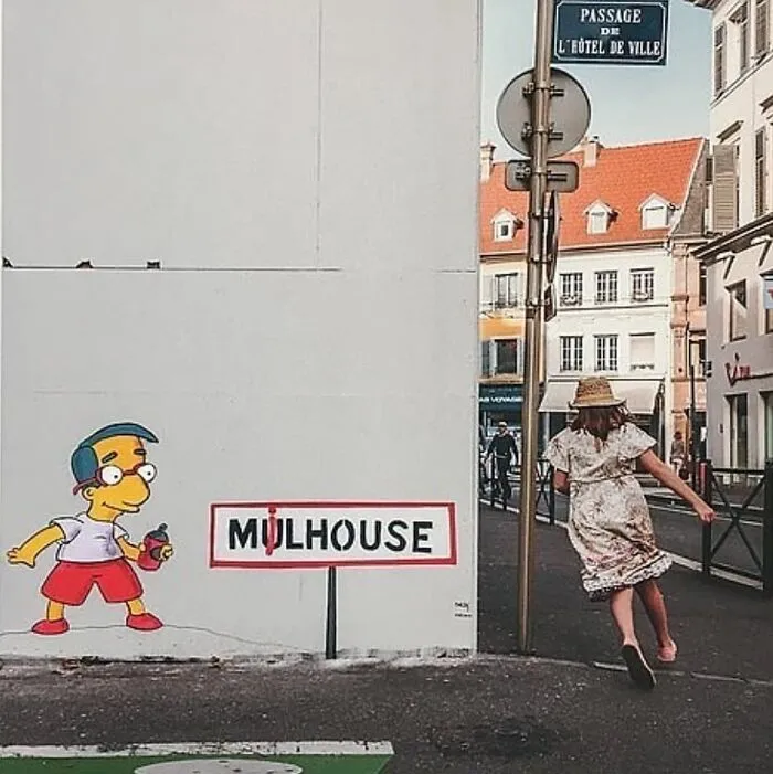 35 Humorous Street Art Pieces Incorporated Into The Streets Of Paris By OakOak (New Pics)