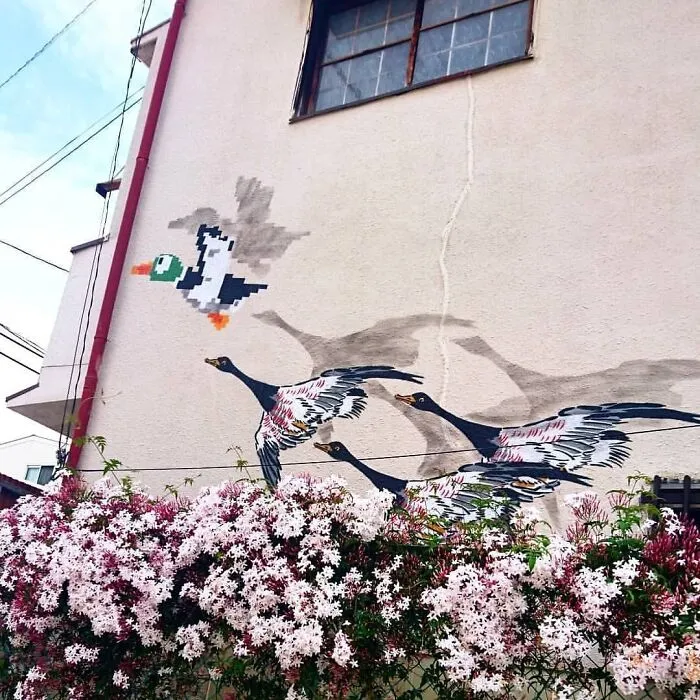 35 Divertidas obras de arte urbano incorporadas a las calles de París, por OakOak