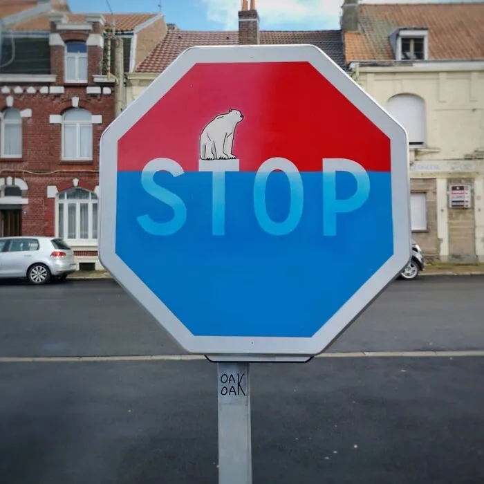 35 Divertidas obras de arte urbano incorporadas a las calles de París, por OakOak