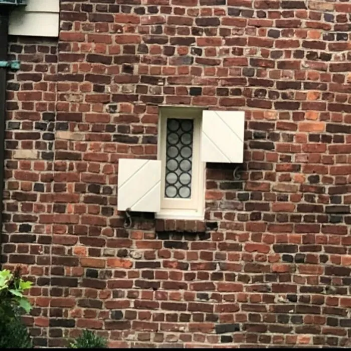 Carpenter Mocks Ridiculous Window Shutter Solutions On His Instagram, So Here Are 30 Of The Funniest New Pics