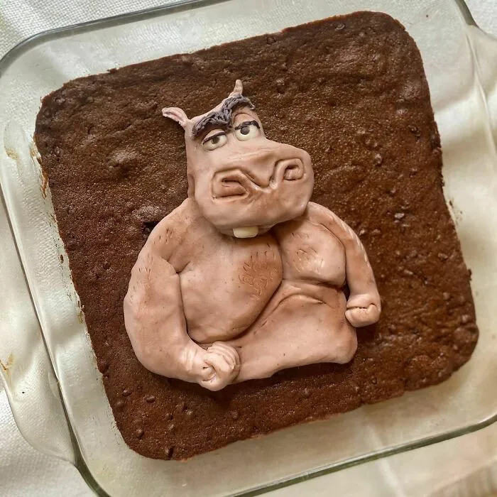 I Think Moto Moto Likes You 🥴

just Hit 100,000 Followers On Tiktok Yesterday. Going To Make My Promised Self Portrait Cake Now! What A Crazy Few Months These Have Been. Thank You Guys So Much 💚

#baking #bakingthursdays #tiktok #brownies #motomoto #cake
