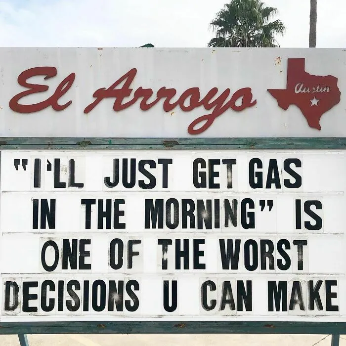 43 Divertidos letreros del legendario restaurante tex-mex "El Arroyo"