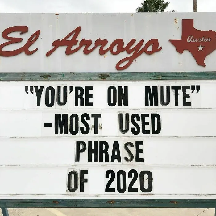 43 Divertidos letreros del legendario restaurante tex-mex "El Arroyo"
