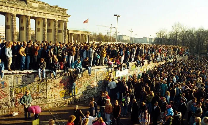 Most Of You Were Not Yet Born, But I Was There !!! I Don't Have Any Original Photos Of The Event, Just The Ones I Find In The Media, But I Was There !!!