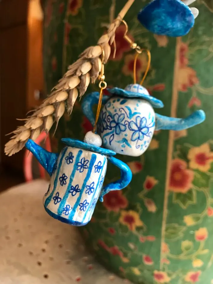I Made Tiny Wonky Teapot Jewellery To Raise Money For My Cat And Her Stray Friends On The Gili Islands (40 Pics)