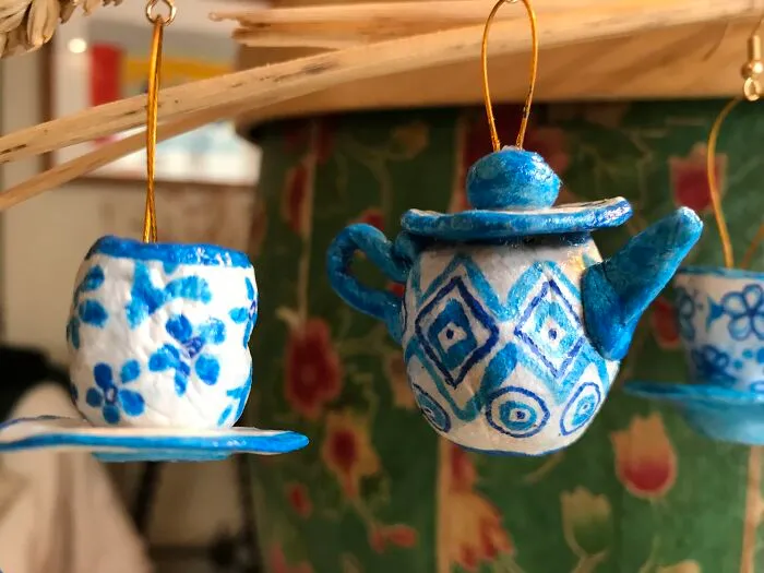 I Made Tiny Wonky Teapot Jewellery To Raise Money For My Cat And Her Stray Friends On The Gili Islands (40 Pics)