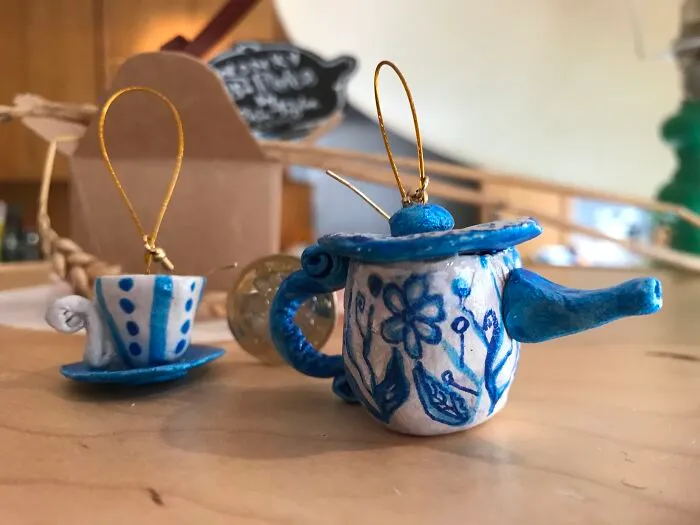 I Made Tiny Wonky Teapot Jewellery To Raise Money For My Cat And Her Stray Friends On The Gili Islands (40 Pics)