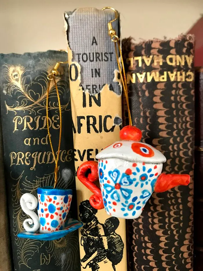 I Made Tiny Wonky Teapot Jewellery To Raise Money For My Cat And Her Stray Friends On The Gili Islands (40 Pics)