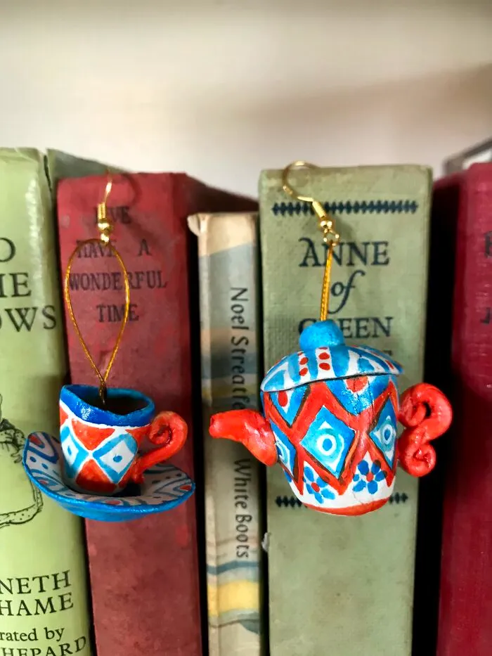 I Made Tiny Wonky Teapot Jewellery To Raise Money For My Cat And Her Stray Friends On The Gili Islands (40 Pics)