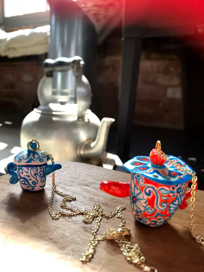 I Made Tiny Wonky Teapot Jewellery To Raise Money For My Cat And Her Stray Friends On The Gili Islands (40 Pics)