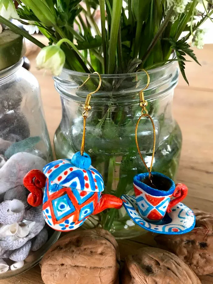 I Made Tiny Wonky Teapot Jewellery To Raise Money For My Cat And Her Stray Friends On The Gili Islands (40 Pics)