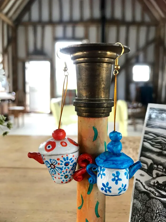 I Made Tiny Wonky Teapot Jewellery To Raise Money For My Cat And Her Stray Friends On The Gili Islands (40 Pics)