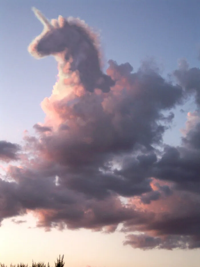 Designers Were Challenged To Photoshop Clouds To Look Like Something Else, And They Delivered (71 Pics)