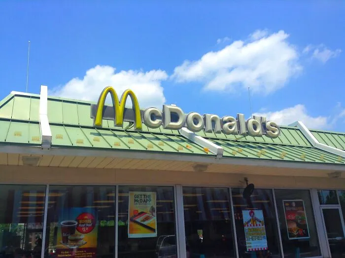 Americans Reveal Their 40 Most WTF Moments While Visiting Europe In This Viral Thread