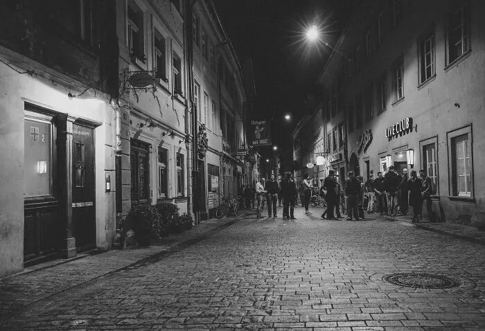 40 Momentos muy chocantes de estadounidenses que visitaron Europa