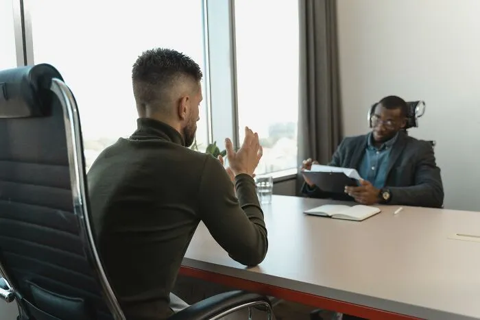 30 Personas comparten las preguntas más extrañas e inapropiadas que les hicieron durante las entrevistas de trabajo