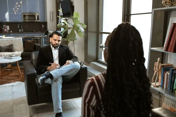 30 Personas comparten las preguntas más extrañas e inapropiadas que les hicieron durante las entrevistas de trabajo