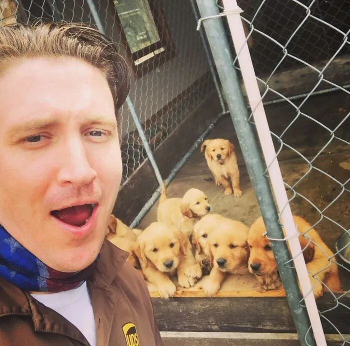 35 Conductores de UPS que se encontraron perros en sus rutas y compartieron las fotos en este grupo (Nuevas imágenes)