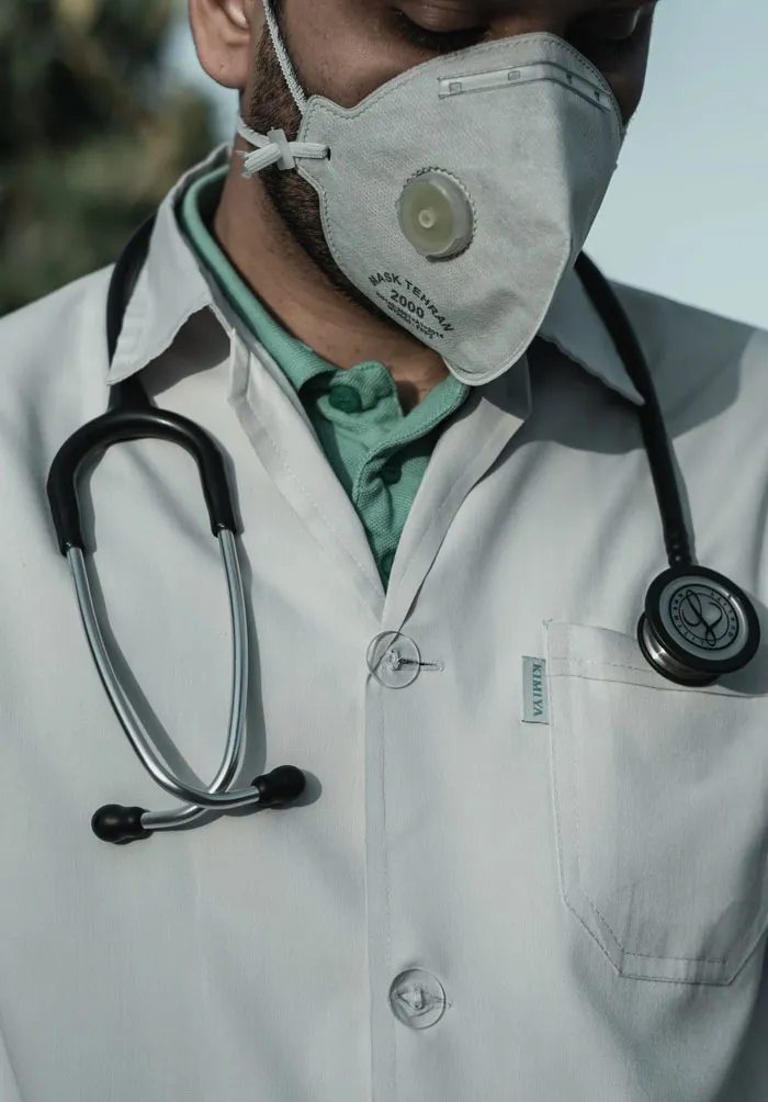 20 Historias de médicos que comparten lo que sucedió cuando diagnosticaron con Covid-19 a negacionistas