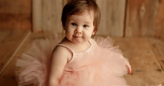I Gave This Toddler A Photoshoot (11 Pics)