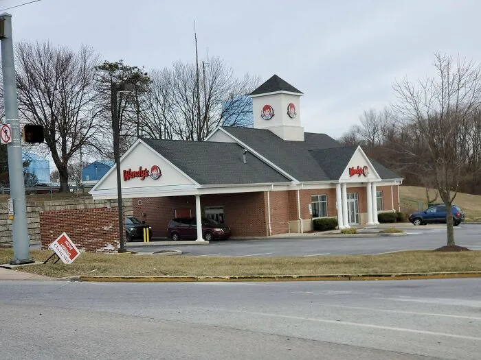 Un Wendy's en un antiguo banco, ubicación desconocida