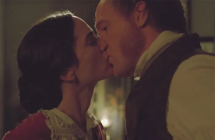 La pareja Jennifer Connelly y Paul Bettany interpretaron a esposa y esposo en La Duda de Darwin (2009)